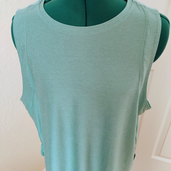 Old Navy Activewear Sleeveless Top Size Extra Large - Picture 4 of 8